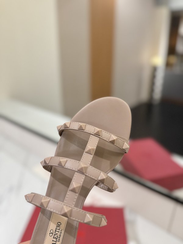 발렌티노 리 플랫 샌들 001-252667