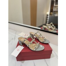 발렌티노 리벳 굽 슬리퍼 001-252671