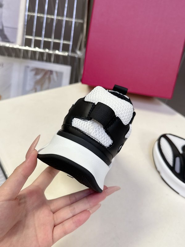 발렌티노 레트로 스포츠 스니커즈 001-252701