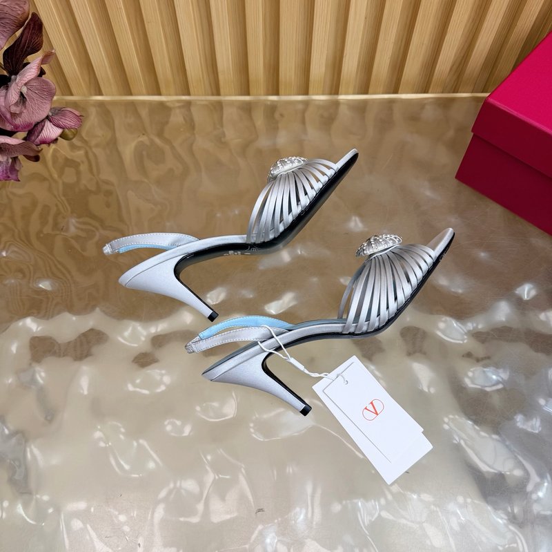 발렌티노 실크 하트 스트랩 하이힐 샌들 001-252715