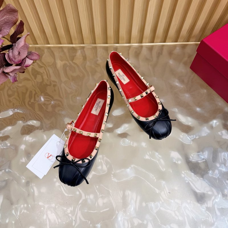 발렌티노 스터드 발레리나 펌프스 001-252721