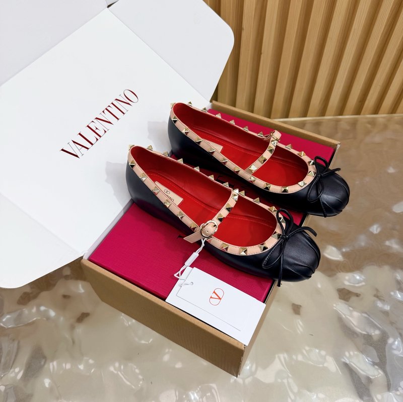 발렌티노 스터드 발레리나 펌프스 001-252721