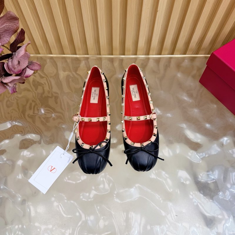 발렌티노 스터드 발레리나 펌프스 001-252721