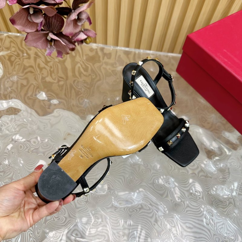 발렌티노 굽높이 리벳 하이힐 샌들 001-252726