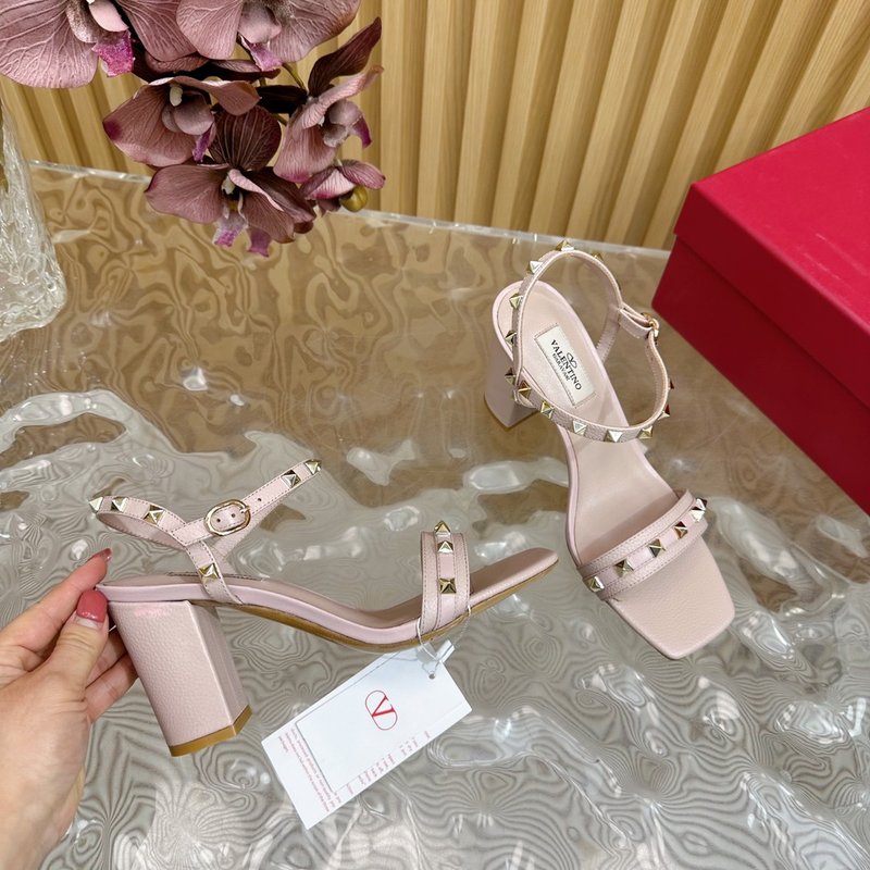 발렌티노 굽높이 리벳 샌들 001-252727