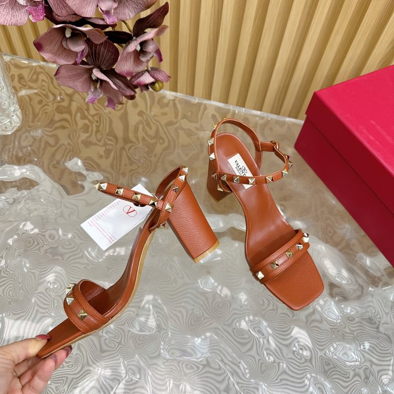 발렌티노 굽 리벳 하이힐 샌들 001-252729