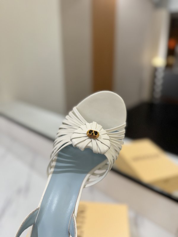 발렌티노 브론즈 V 버클 하트 샌들 001-252752