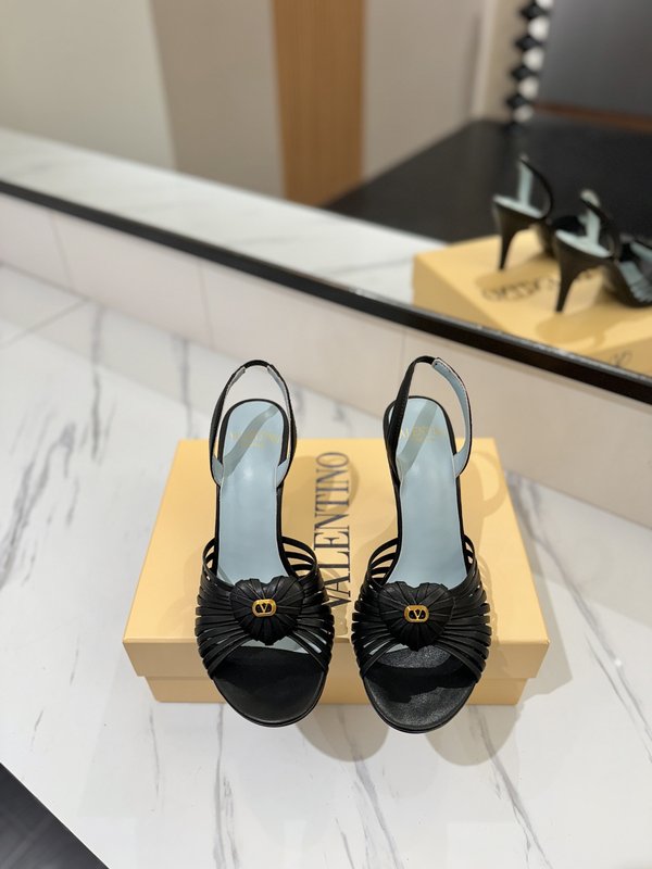 발렌티노 브론즈 V 버클 하트 힐 샌들 001-252754