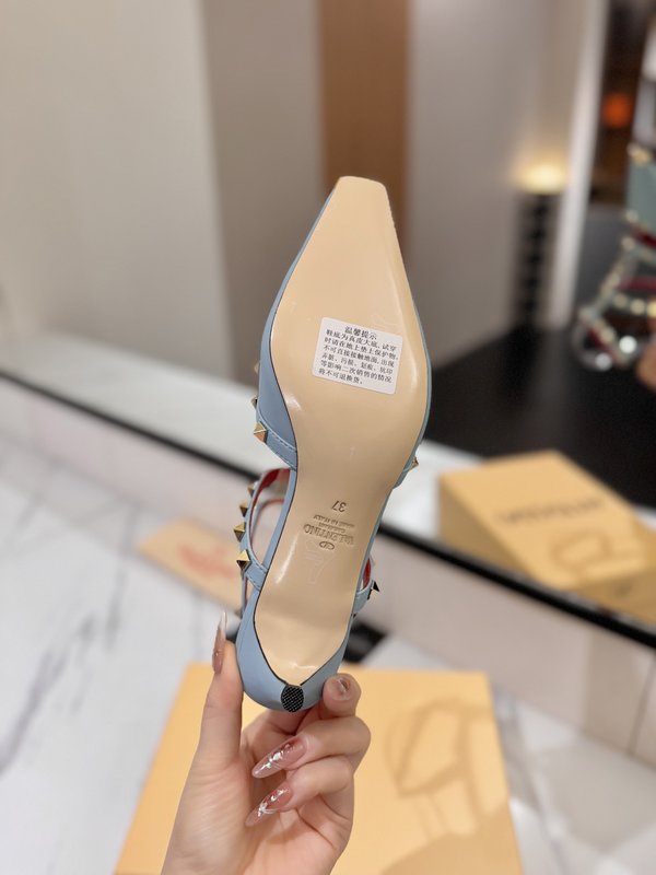 발렌티노 클래식 스터드 앵클 스트랩 샌들 001-252768