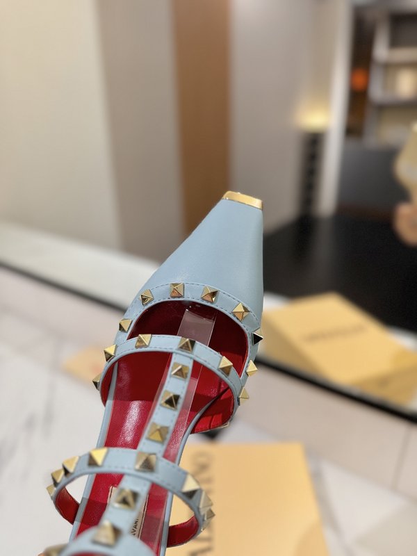 발렌티노 클래식 스터드 앵클 스트랩 샌들 001-252768