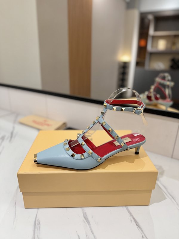 발렌티노 클래식 스터드 앵클 스트랩 샌들 001-252768
