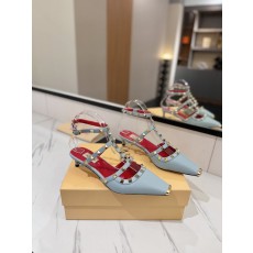 발렌티노 클래식 스터드 앵클 스트랩 샌들 001-252768