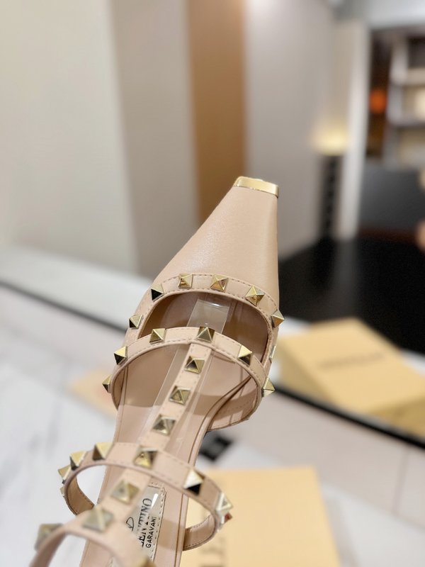 발렌티노 클래식 스터드 앵클 스트랩 샌들 001-252772