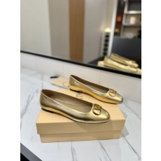 발렌티노 라운드 토 버클 플랫 발레 슈즈 001-252779