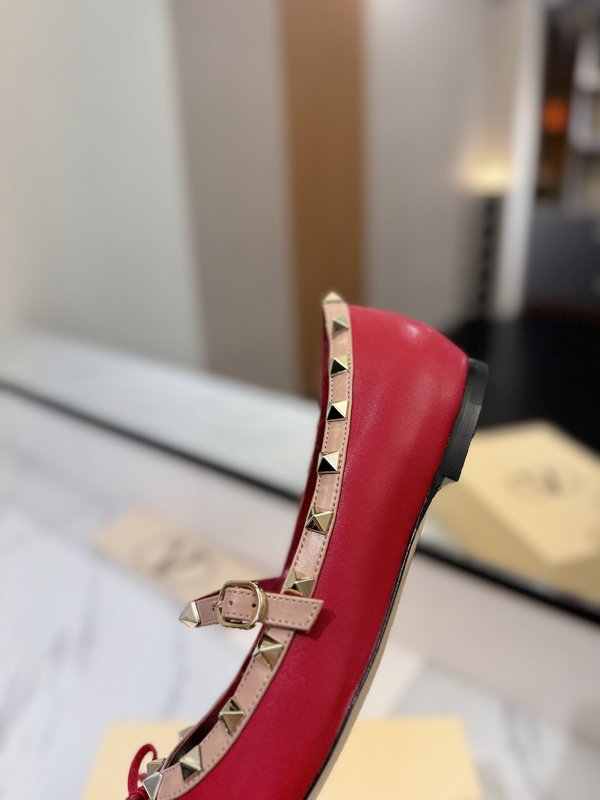 발렌티노 리벳 원스트랩 발레리나 슈즈 001-252781