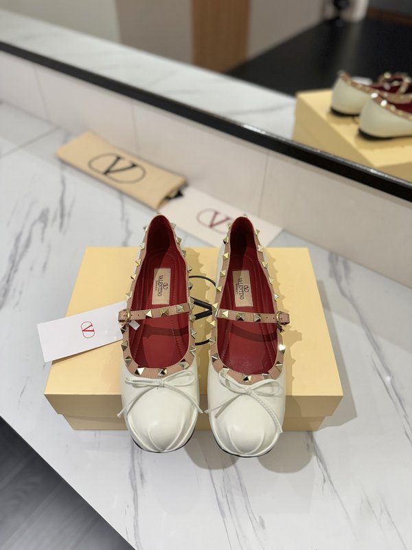발렌티노 리벳 원스트랩 발레리나 슈즈 001-252787