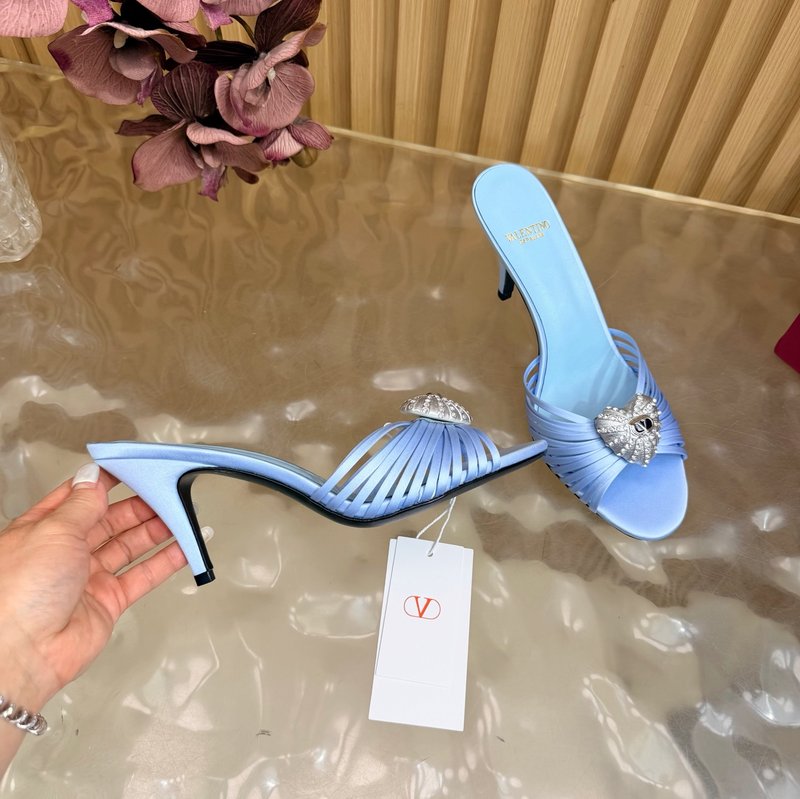 발렌티노 크 하트 스트랩 하이힐 샌들 001-252795