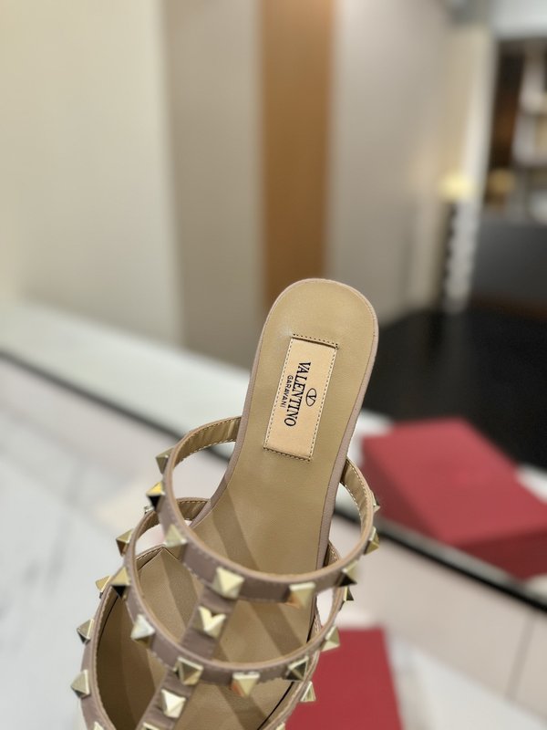 발렌티노 리 포인트 플랫 뮬 001-252807