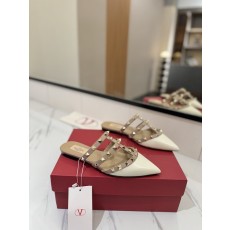 발렌티노 리 포인트 플랫 뮬 001-252807