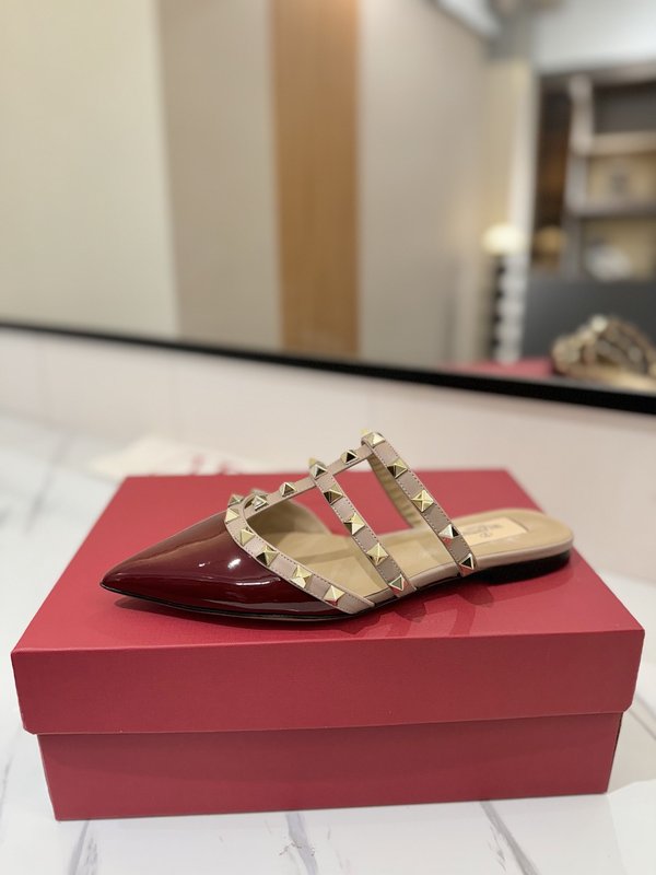 발렌티노 리 포인트 플랫 샌들 001-252809