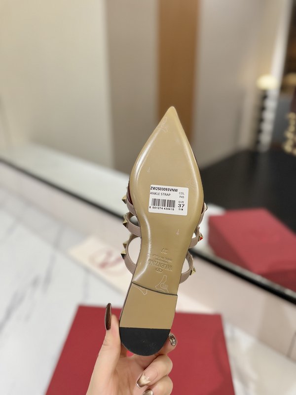 발렌티노 리 포인트 플랫 샌들 001-252809