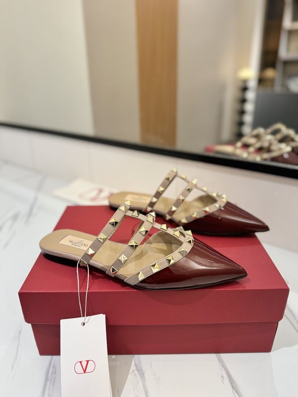 발렌티노 리 포인트 플랫 샌들 001-252809