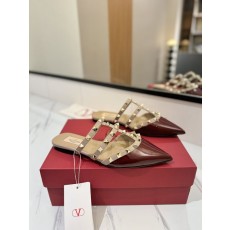 발렌티노 리 포인트 플랫 샌들 001-252809