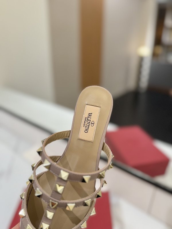 발렌티노 리 포인트 플랫 뮬 001-252810