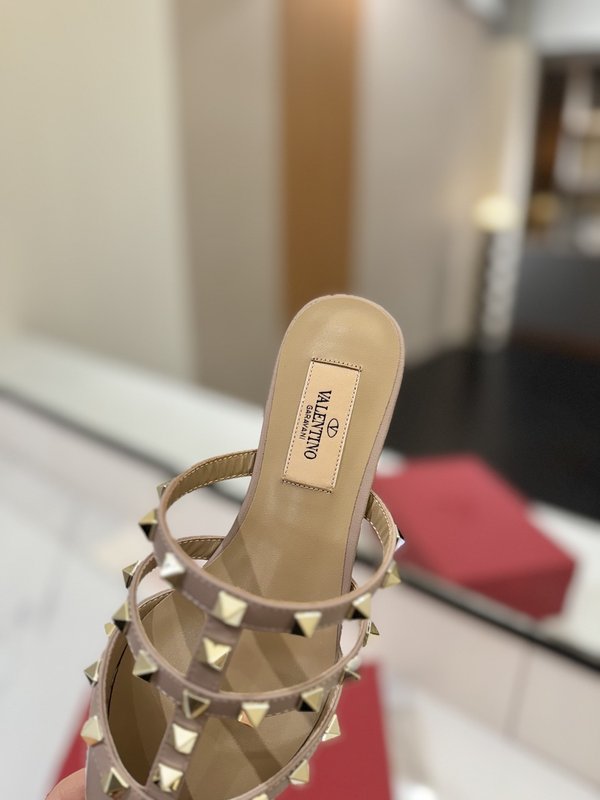 발렌티노 리 포인트 플랫 뮬 001-252810