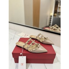발렌티노 리 포인트 플랫 뮬 001-252810