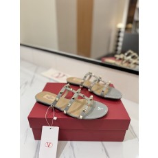 발렌티노 리 플랫 페이던트 슬리퍼 001-252853