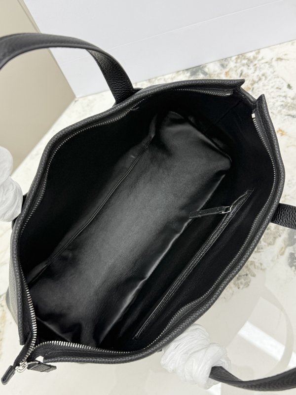 더로우 마세드 리치 그레인 가죽 토트백 001-252863