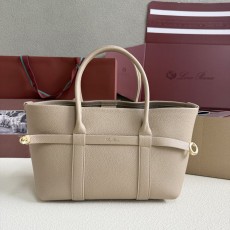 로로피아나 그레인 레더 숄더백 001-252926