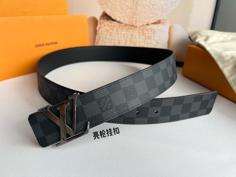 LV 이니셜 양면 버클 벨트 001-253098
