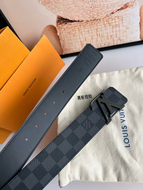 LV 이니셜 양면 버클 벨트 001-253098