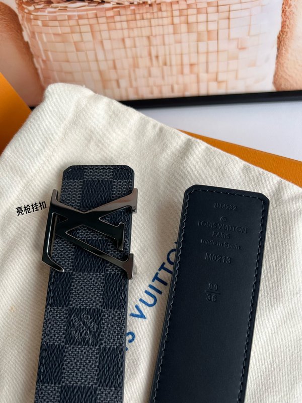 LV 이니셜 양면 버클 벨트 001-253098