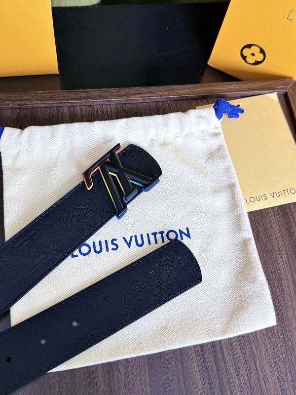LV 올오버 엠보싱 블랙 그라데이션 버클 벨트 001-253120