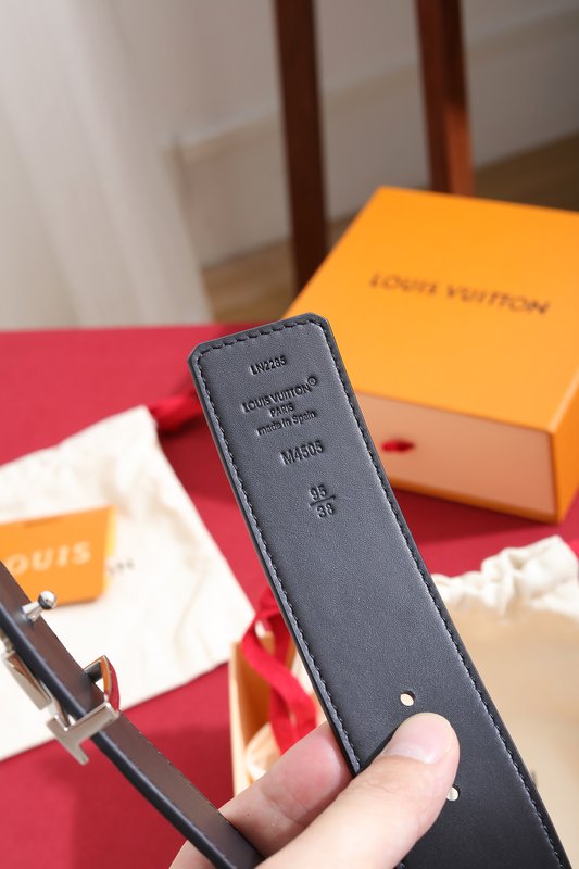 루이비통 모노그램 도우 에나멜 스트라이프 벨트 001-253124