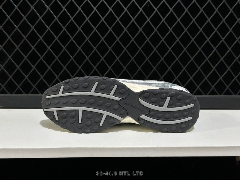 뉴발란스 204L 시리즈 박피 데훈 캐주얼화 001-253586