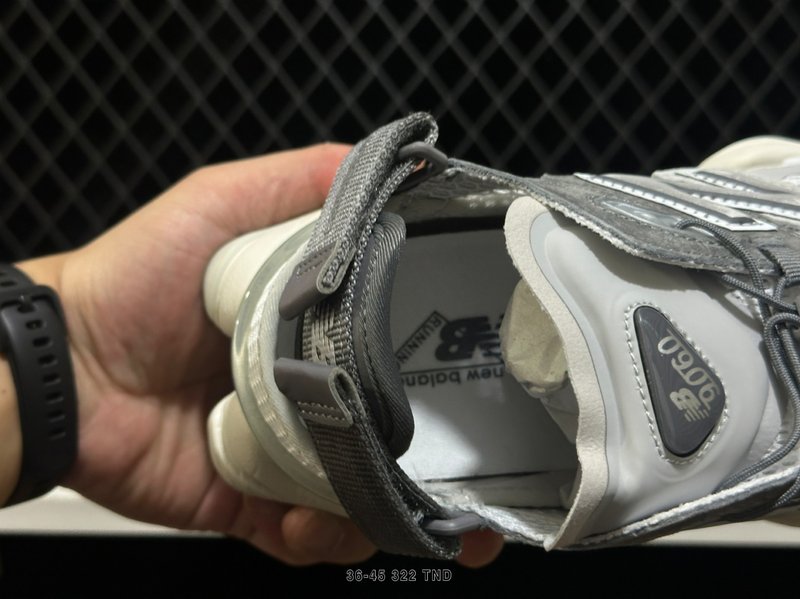 뉴발란스 NB9060 레트로 러닝화 001-253615