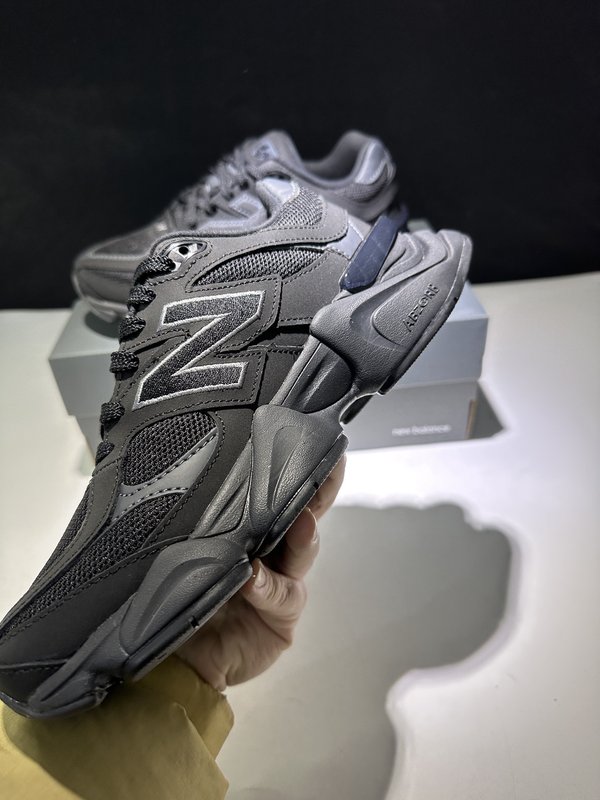 뉴발란스 NB9060 빈티지 캐주얼 러닝화 001-253622