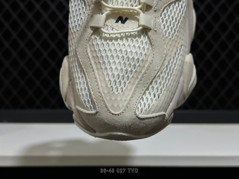 뉴발란스 NB9060 레트로 캐주얼 운동화 001-253625