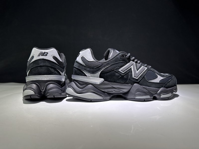 뉴발란스 NB9060 레트로 데일리 스니커즈 001-253645