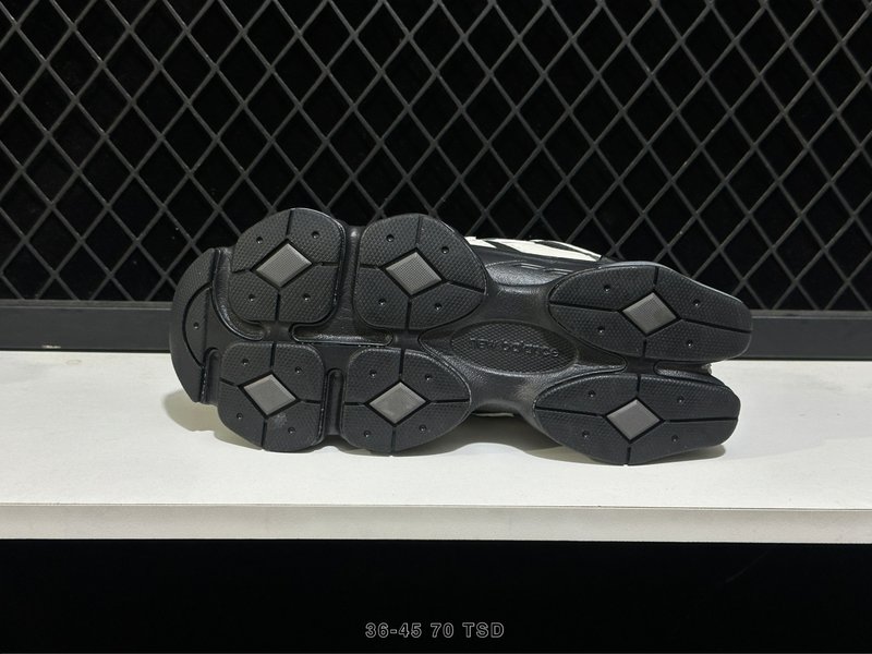 뉴발란스 NB9060 레트로 러닝화 001-253649