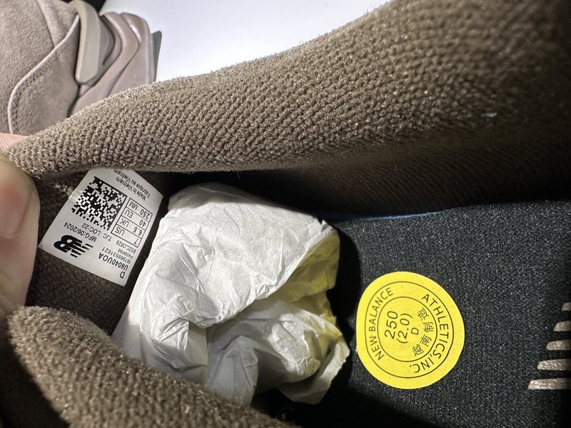 뉴발란스 8040 레트로 쿠션 캐주얼 운동화 001-253658