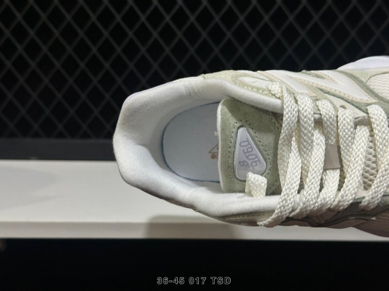 뉴발란스 NB9060 레트로 데일리 스니커즈 001-253669