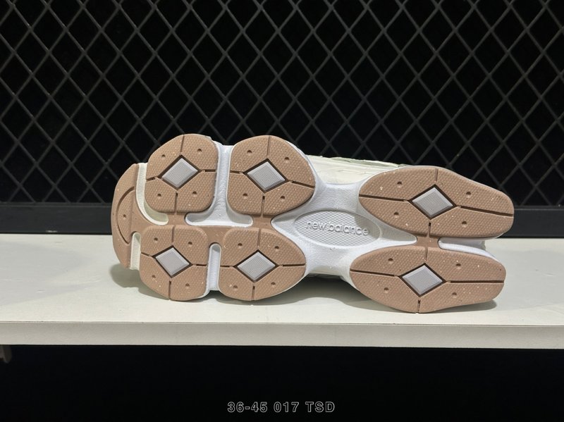 뉴발란스 NB9060 레트로 데일리 스니커즈 001-253669