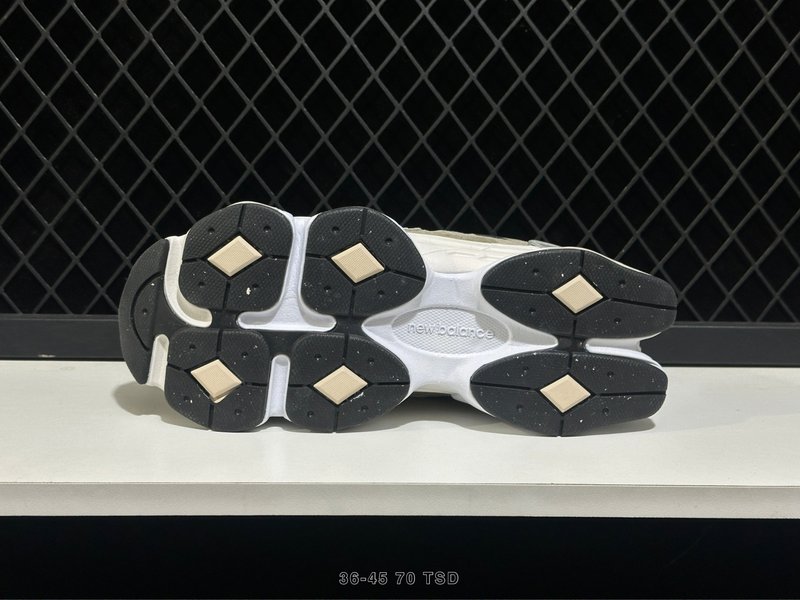 뉴발란스 NB9060 레트로 캐주얼 러닝화 001-253695