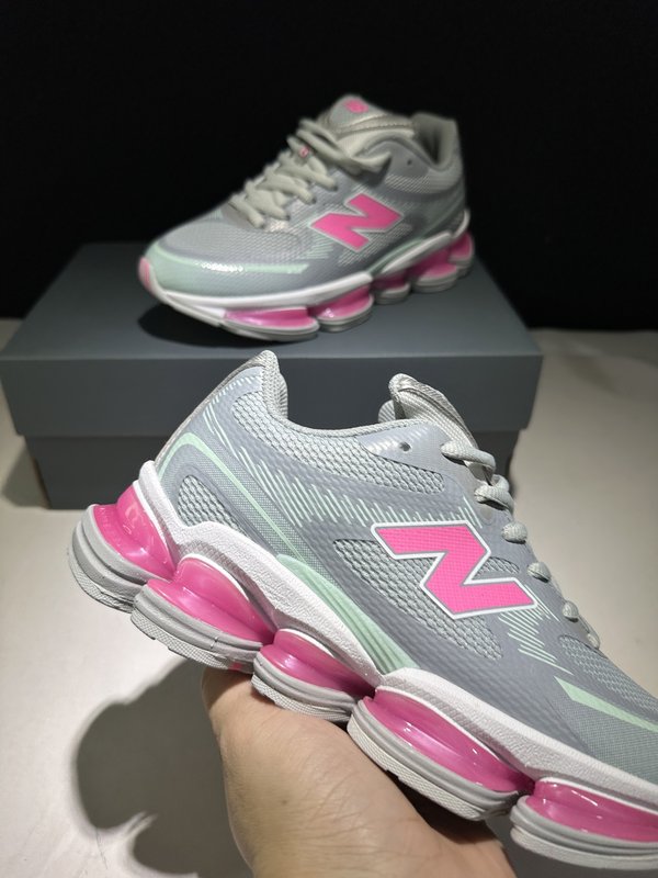 뉴발란스 NB2000 레트로 기능성 메쉬 캐주얼화 001-253713