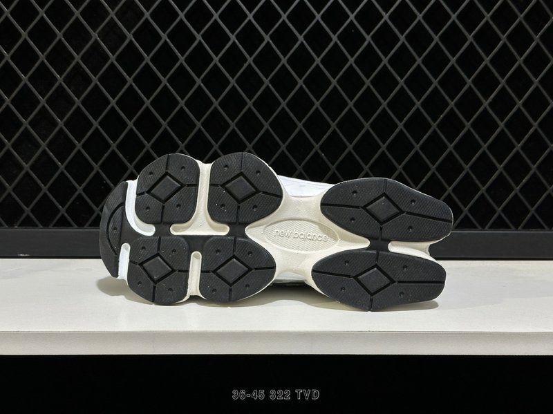 뉴발란스 NB9060 레트로 캐주얼 운동화 001-253725